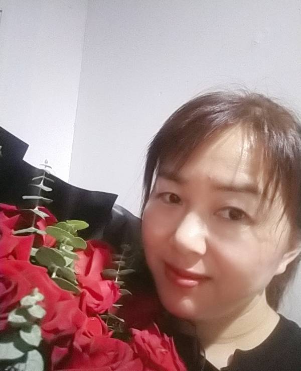 龙阿姨照片