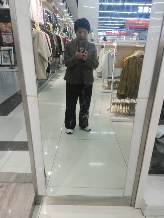 周阿姨照片