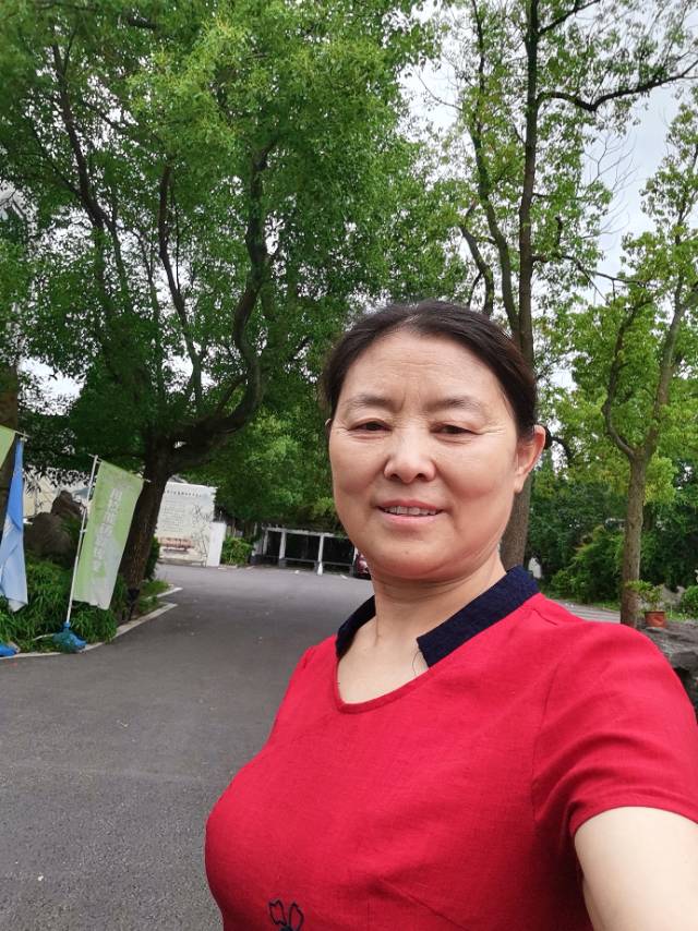 阿姨资料照片