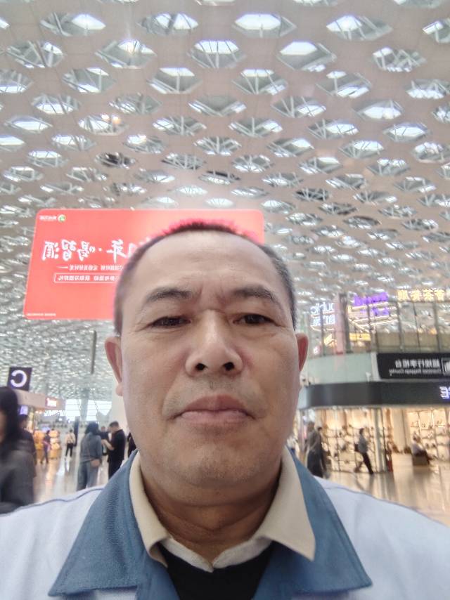 黄护工照片