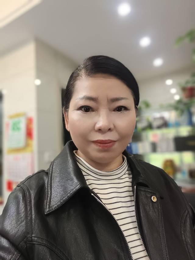 阿姨资料照片