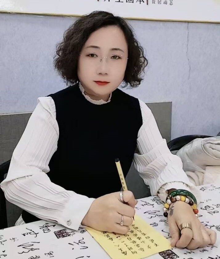 阿姨资料照片