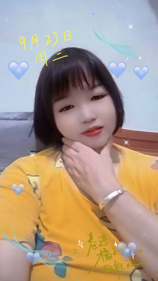 何阿姨照片