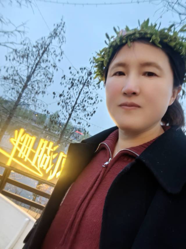 阿姨资料照片