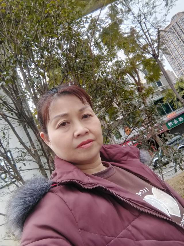 阿姨资料照片