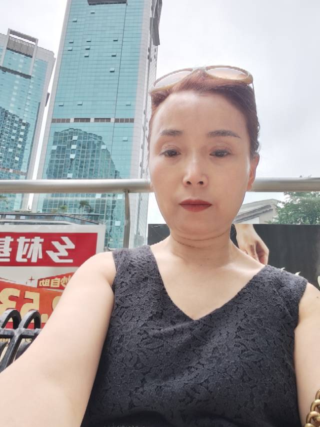 阿姨资料照片