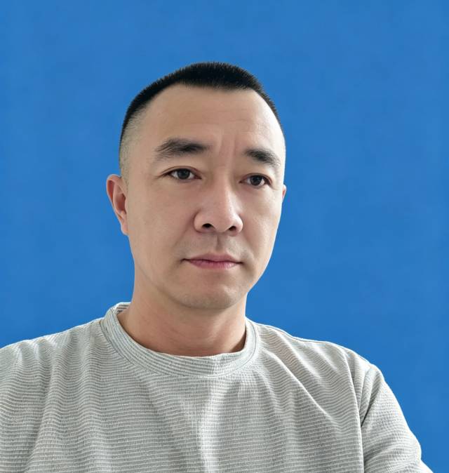 曲护工照片