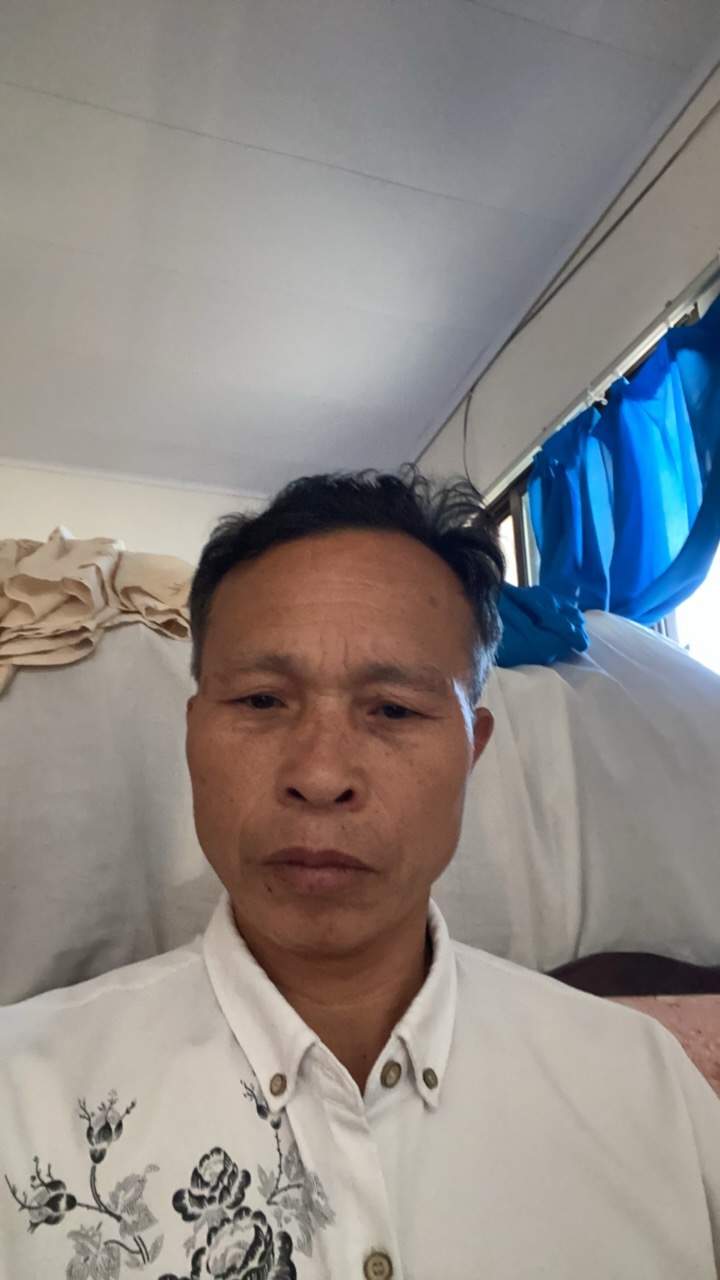 邓护工照片