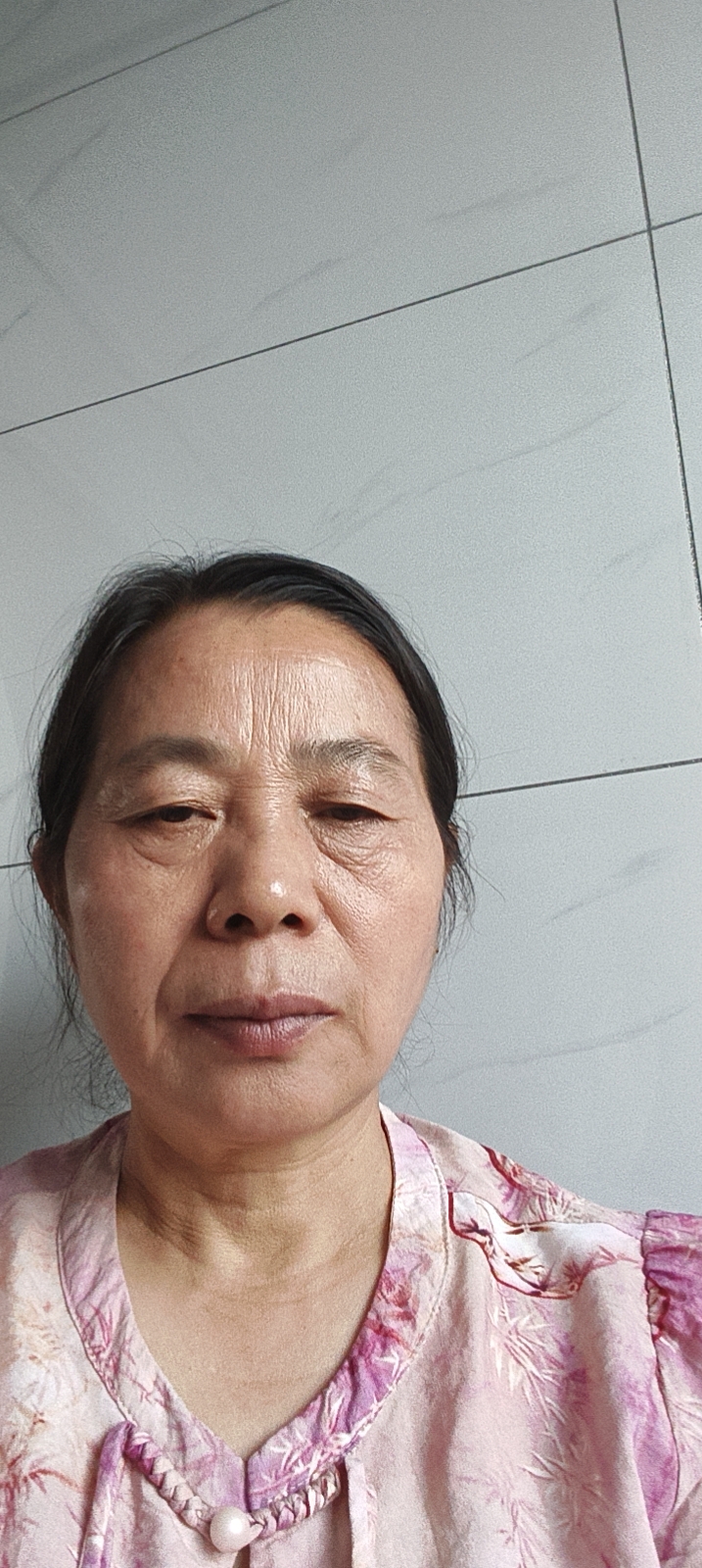 何阿姨照片