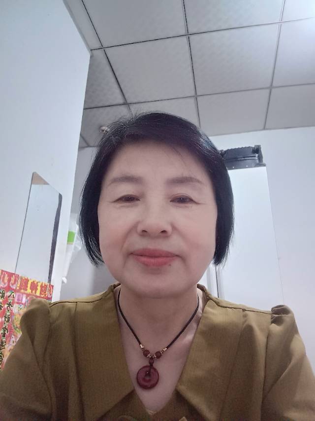 彭阿姨照片