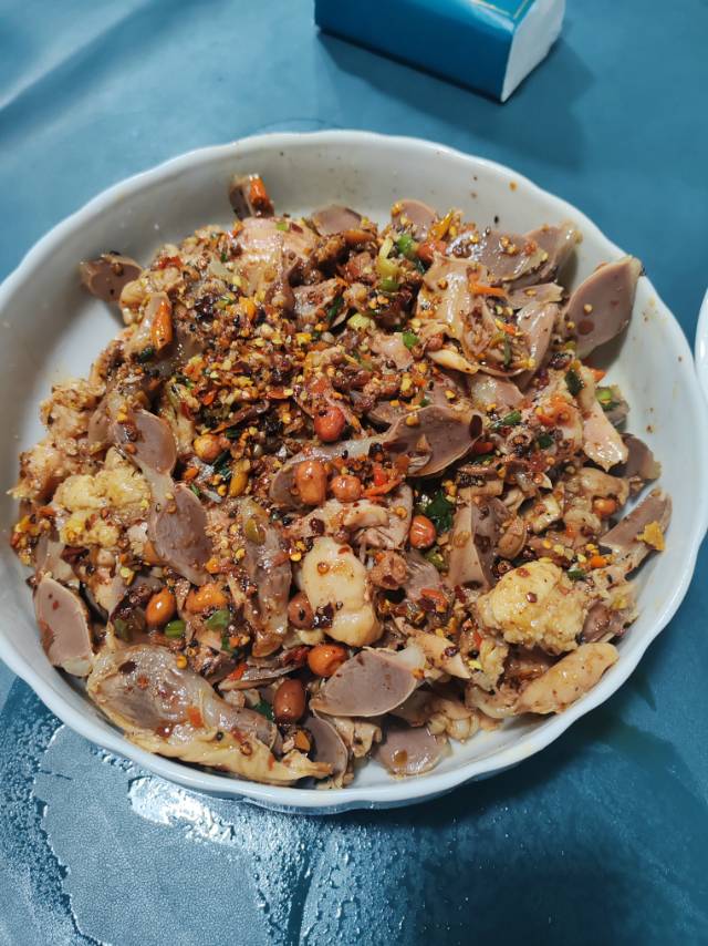 何阿姨照片