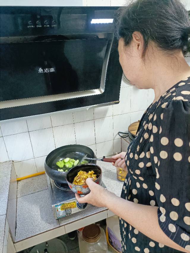 杨护工照片