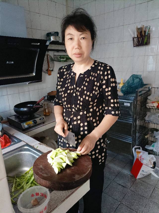 杨护工照片