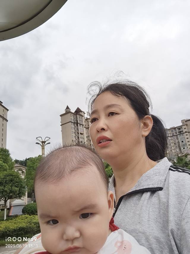 阿姨资料照片