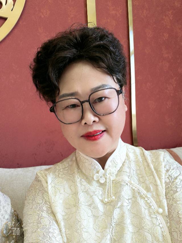 阿姨资料照片