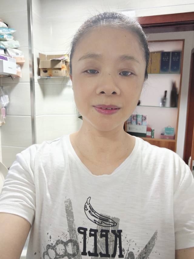 许护工照片
