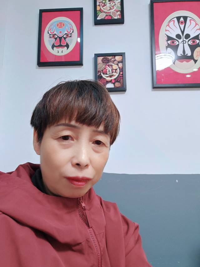 张阿姨照片