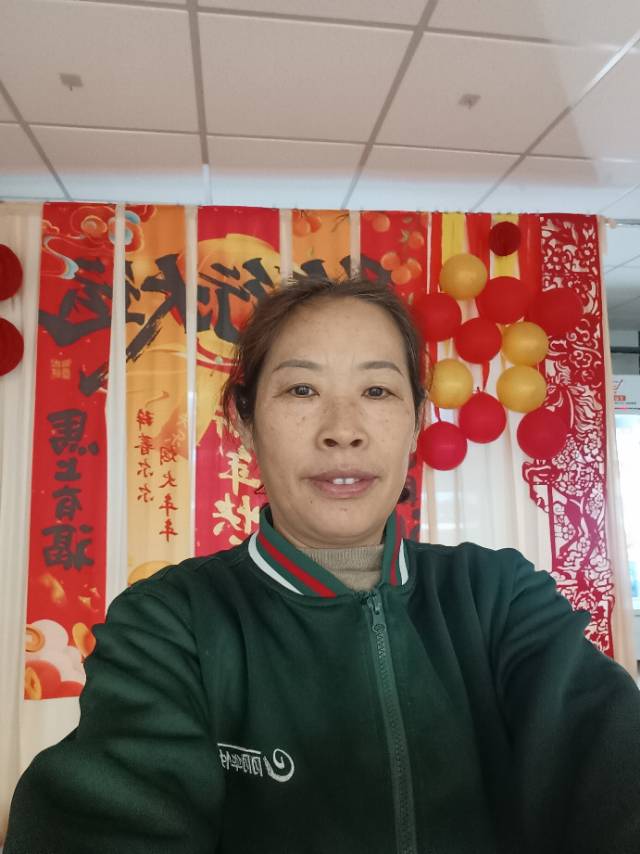 钟阿姨照片