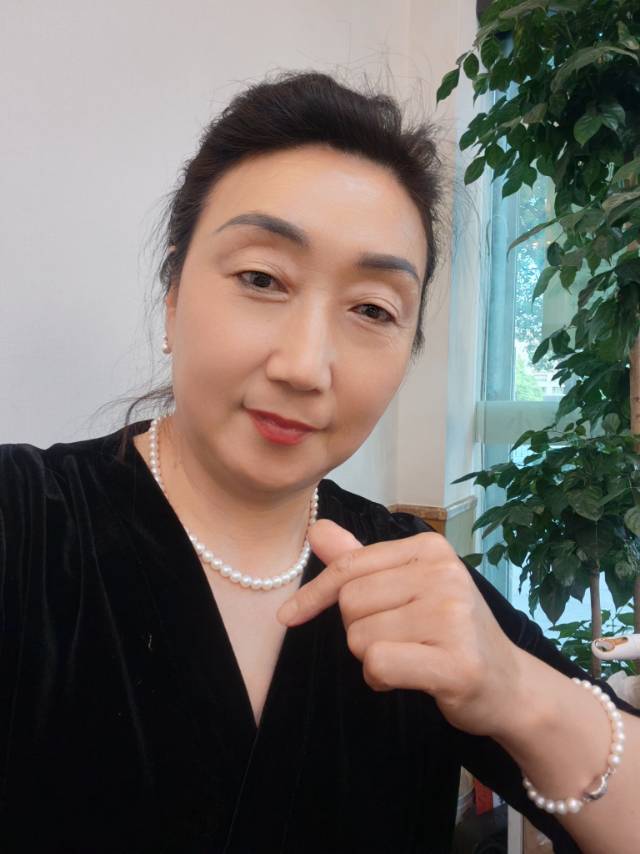 阿姨资料照片