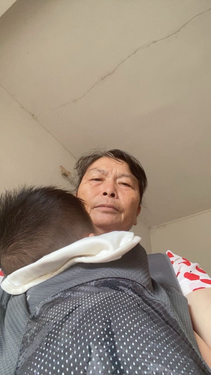 杨阿姨照片