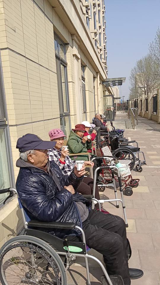 张护工照片