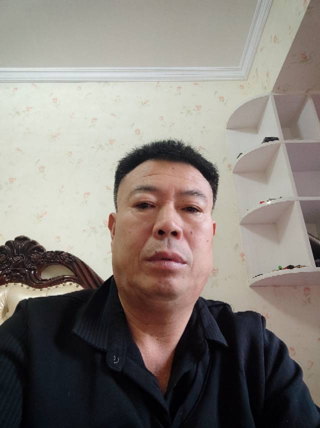 魏护工照片