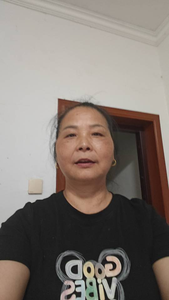 简阿姨照片