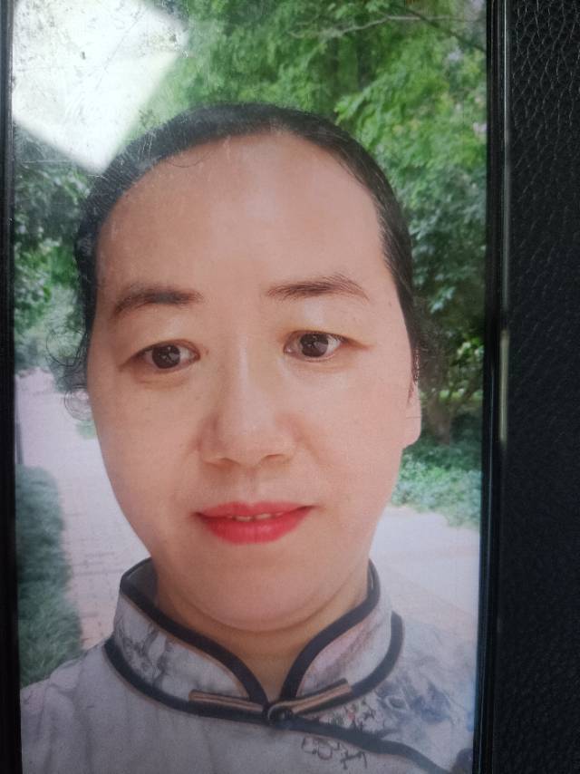 严阿姨照片