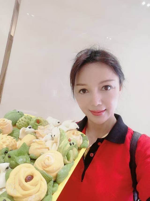 阿姨资料照片