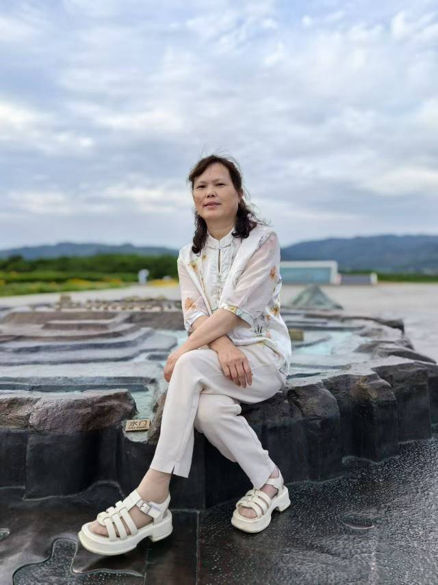 岳阿姨照片