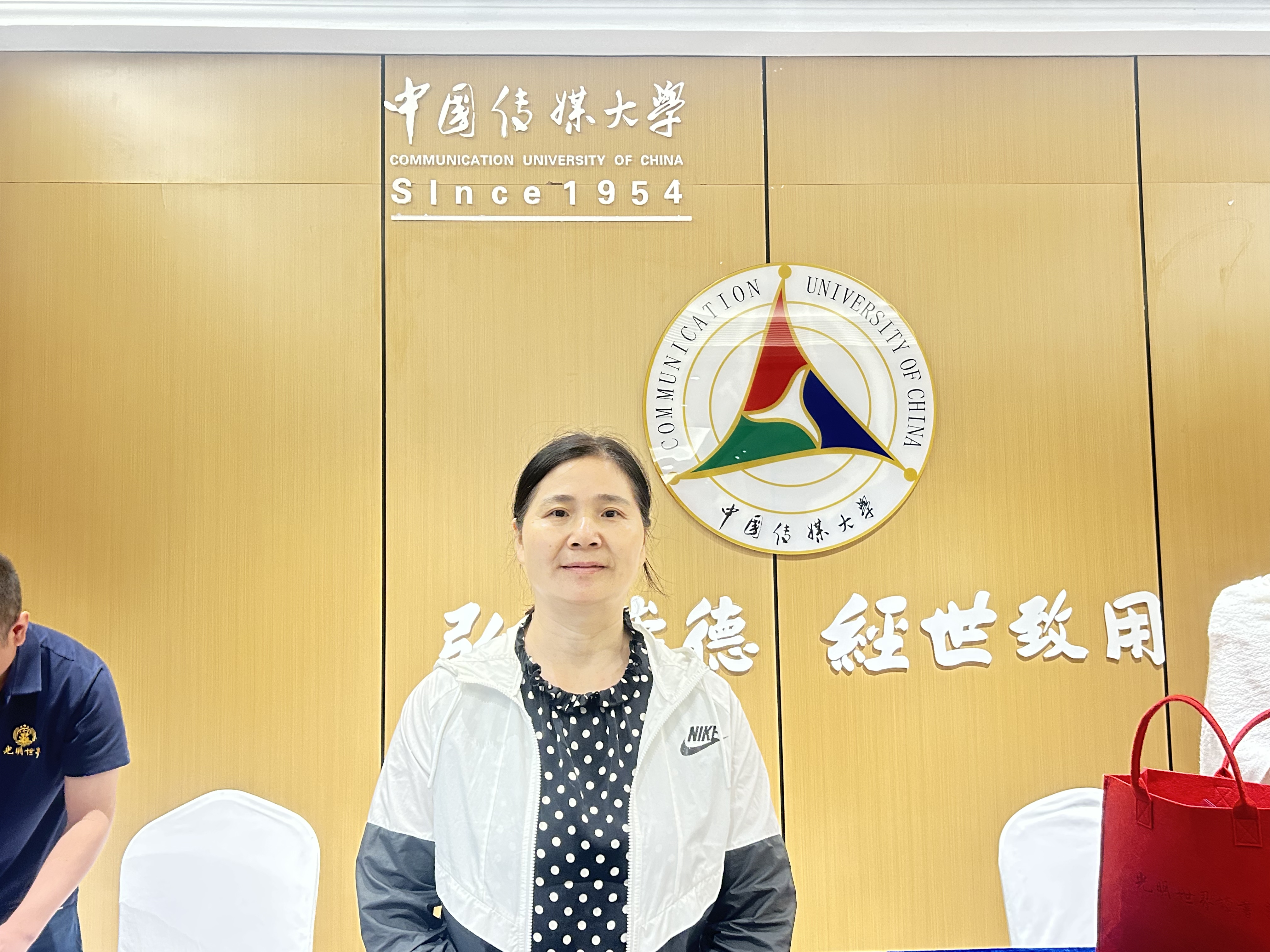 李阿姨照片