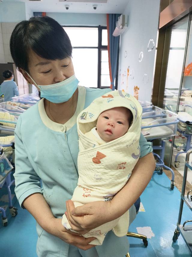 纪阿姨照片