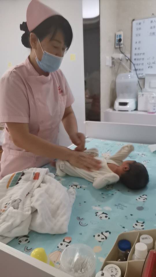 纪阿姨照片