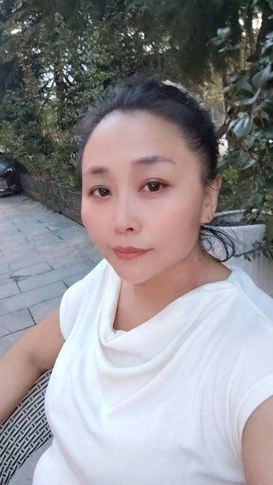 阿姨资料照片