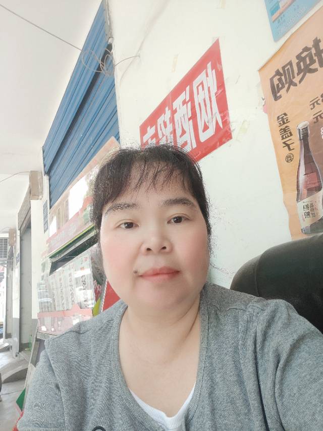 钟阿姨照片