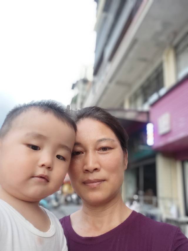 阿姨资料照片