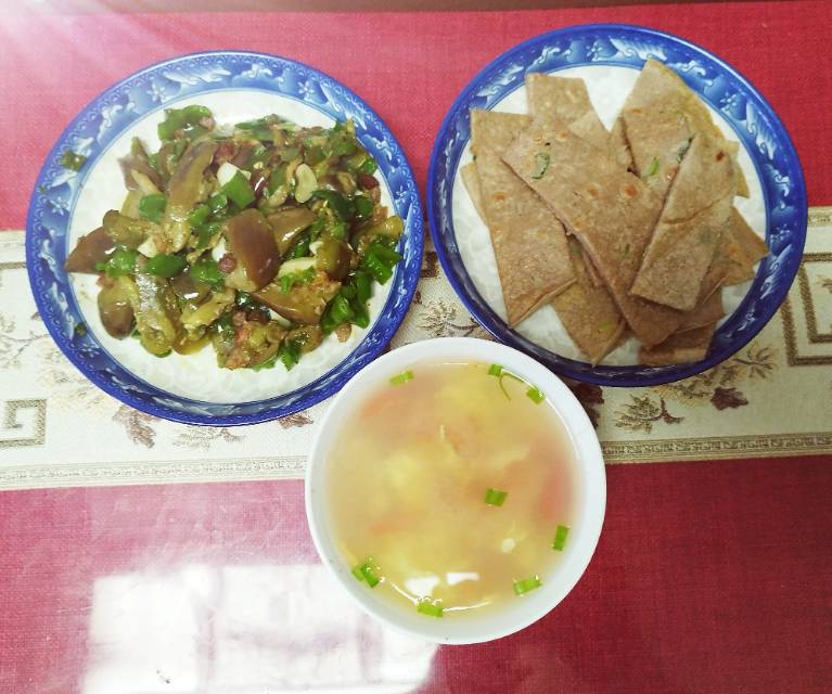 白阿姨照片