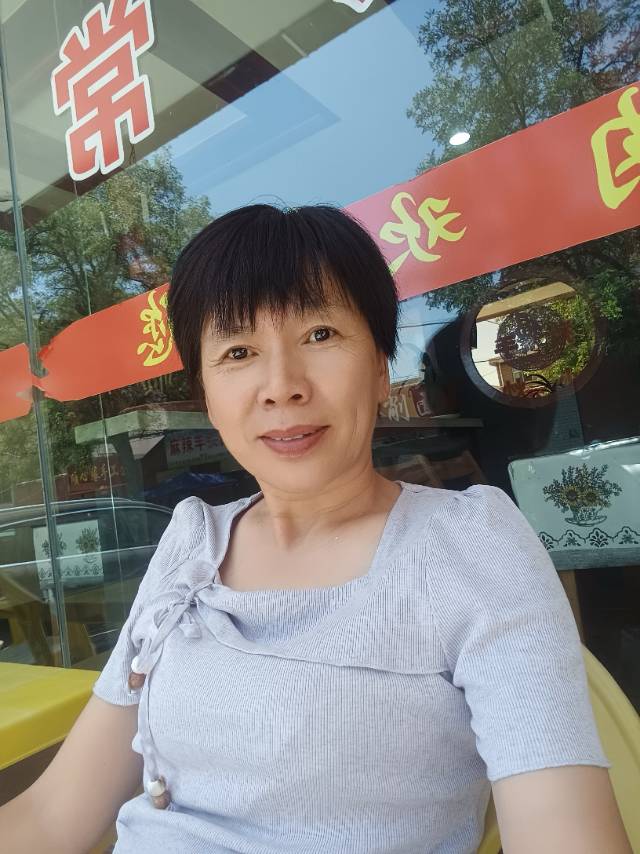 张阿姨照片