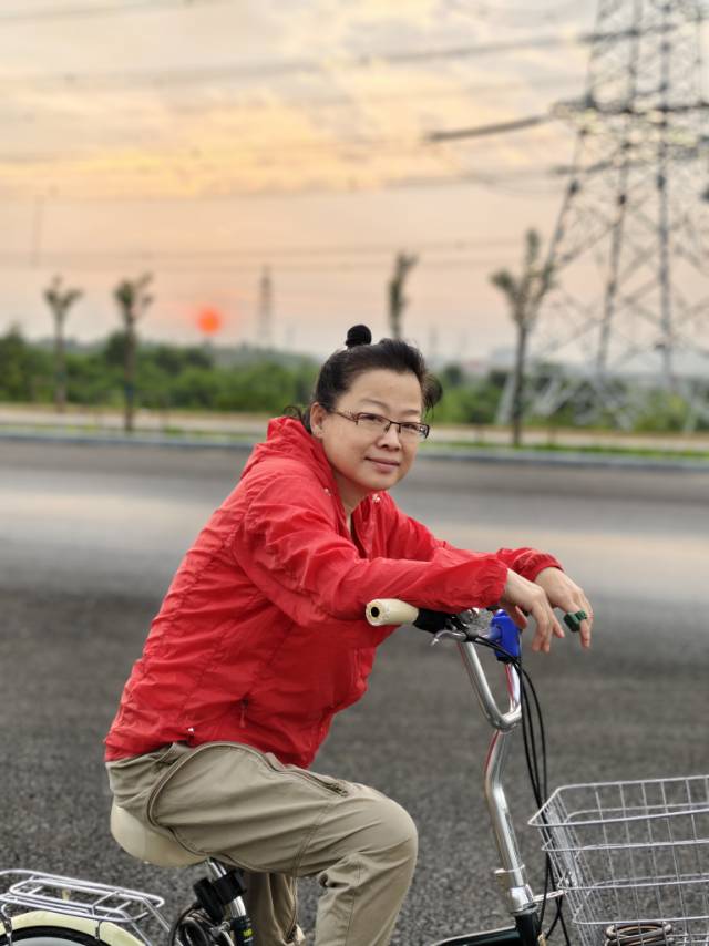 梁阿姨照片