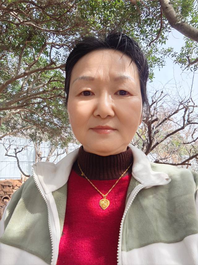 张阿姨照片