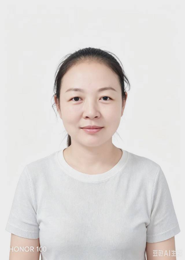 曾护工照片