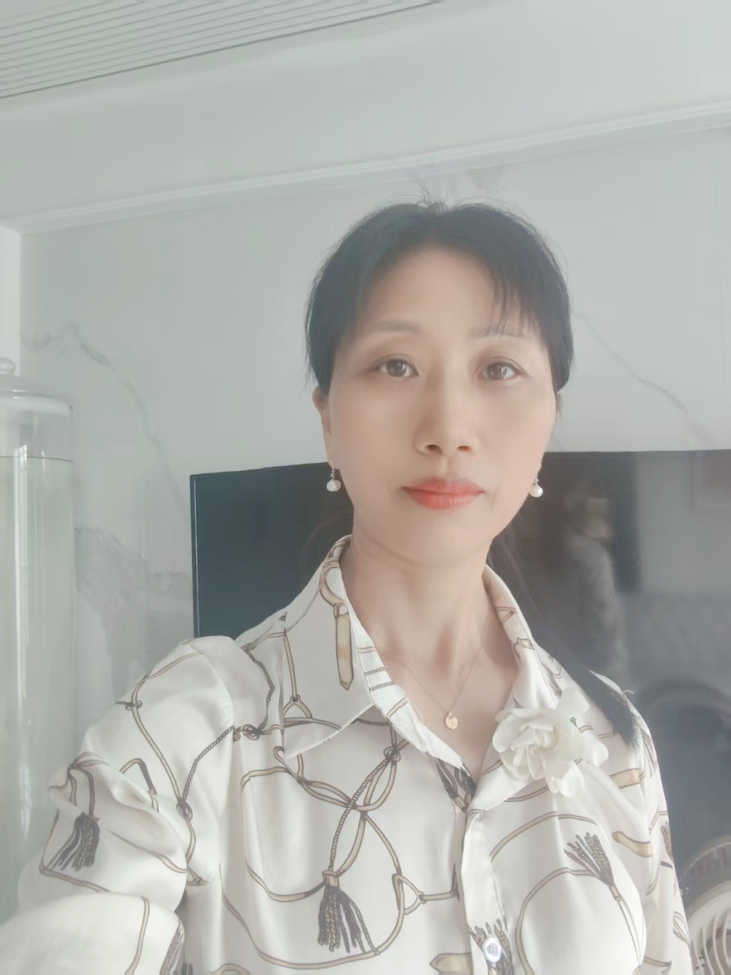 颉阿姨照片