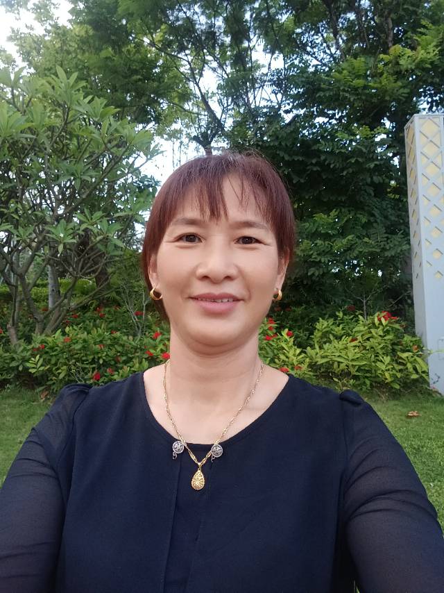 易阿姨照片
