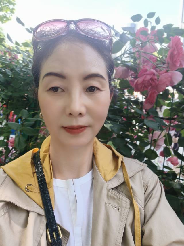 阿姨资料照片