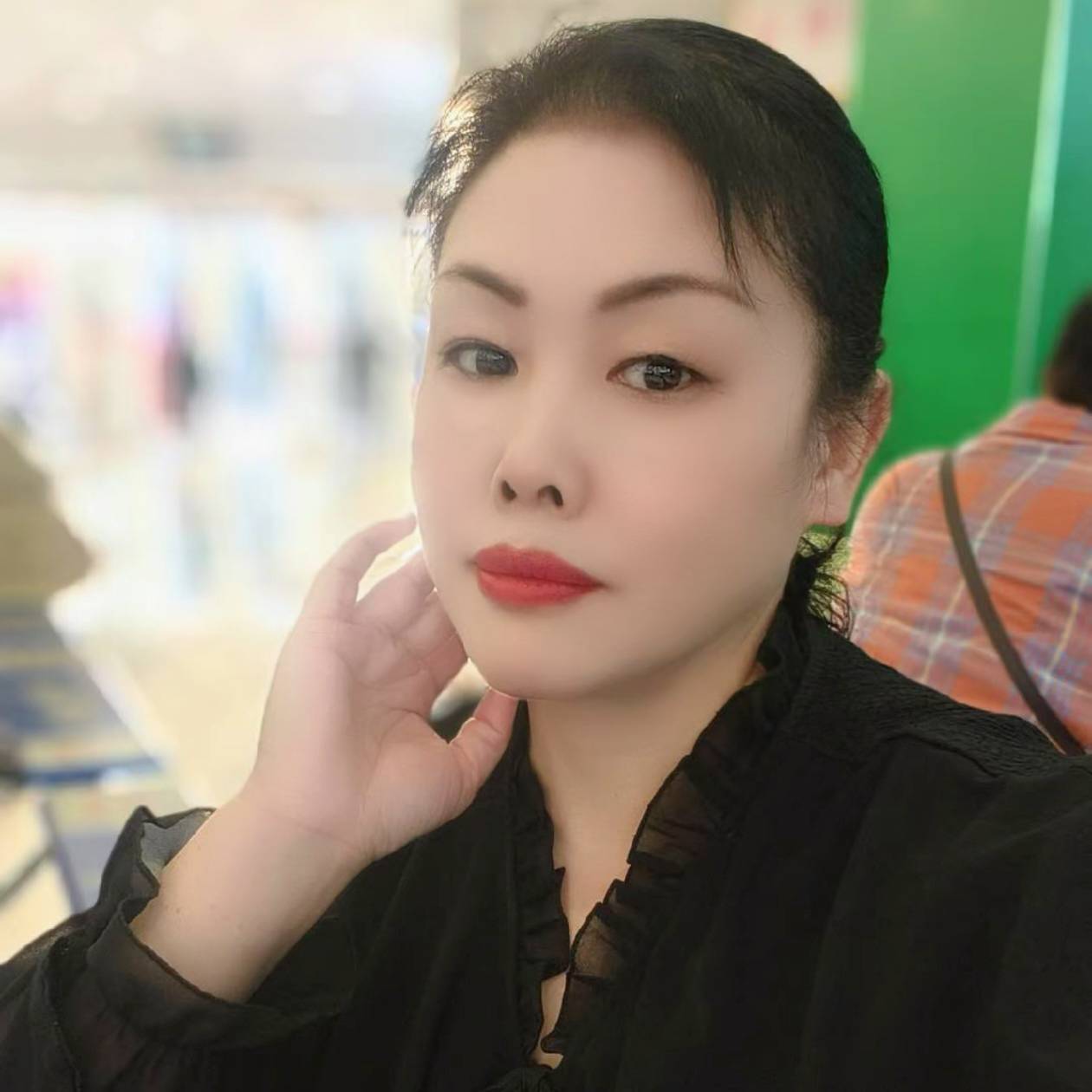 何阿姨照片