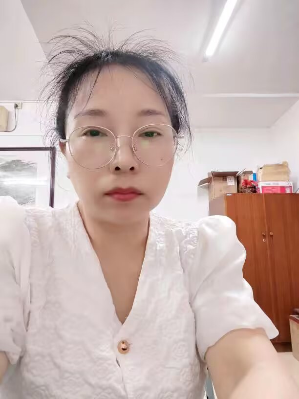 阿姨资料照片