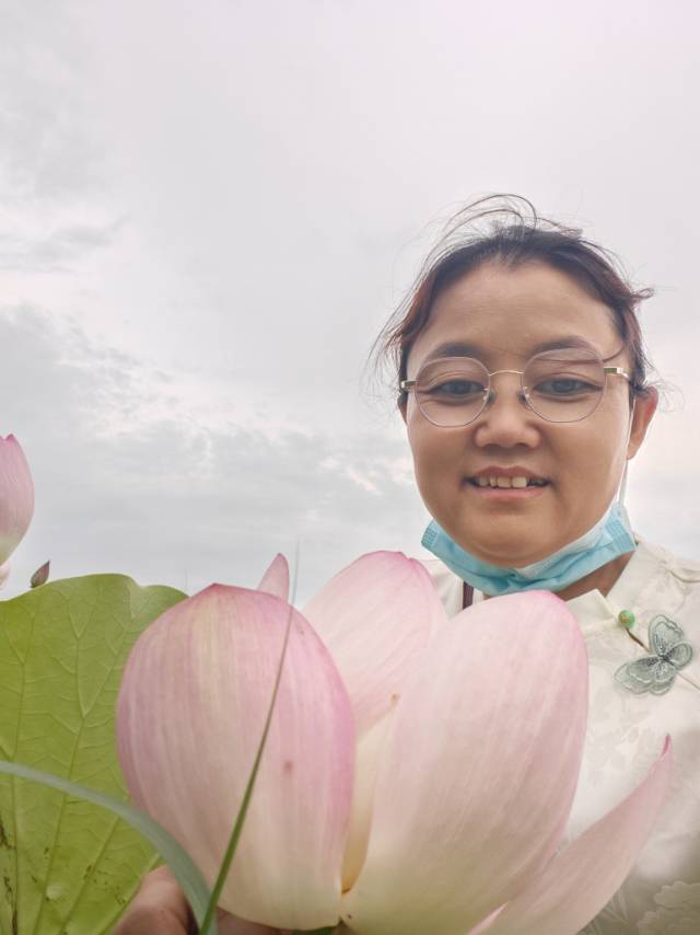 侯护工照片