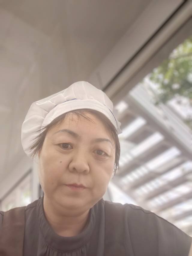 黄护工照片