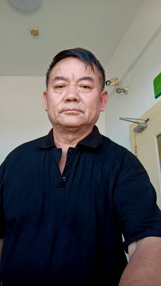 颜护工照片