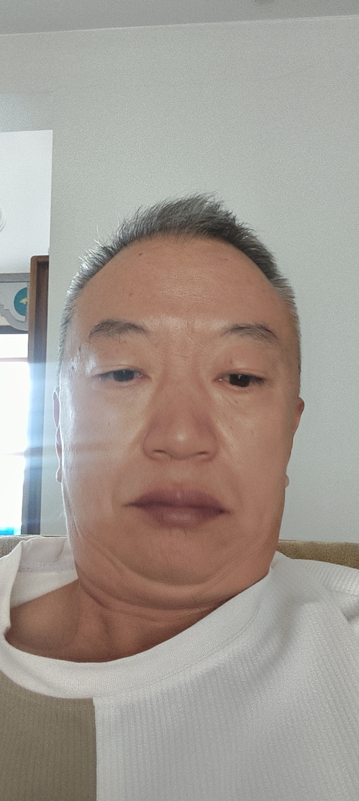 黄护工照片